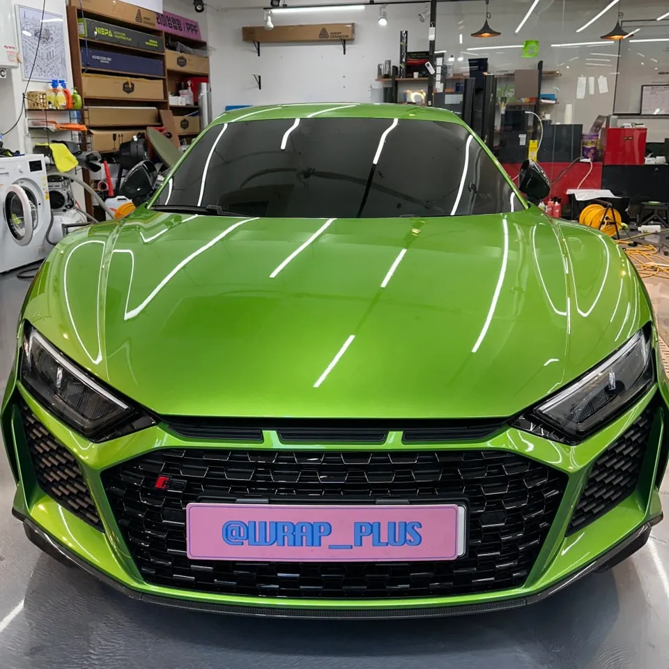 Audi R8のカーラッピング事例|費用目安・仕上がり 施工写真 1-1