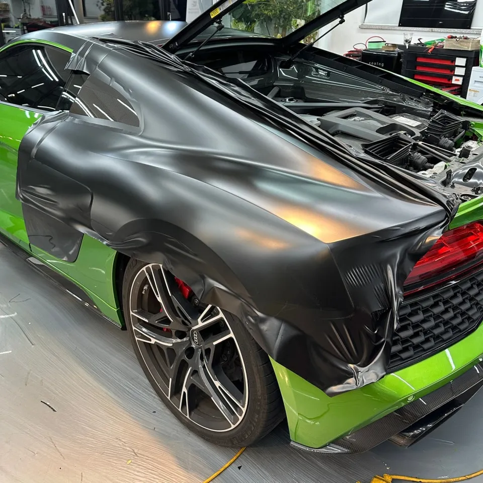 Audi R8のカーラッピング事例|費用目安・仕上がり 施工写真 1-3
