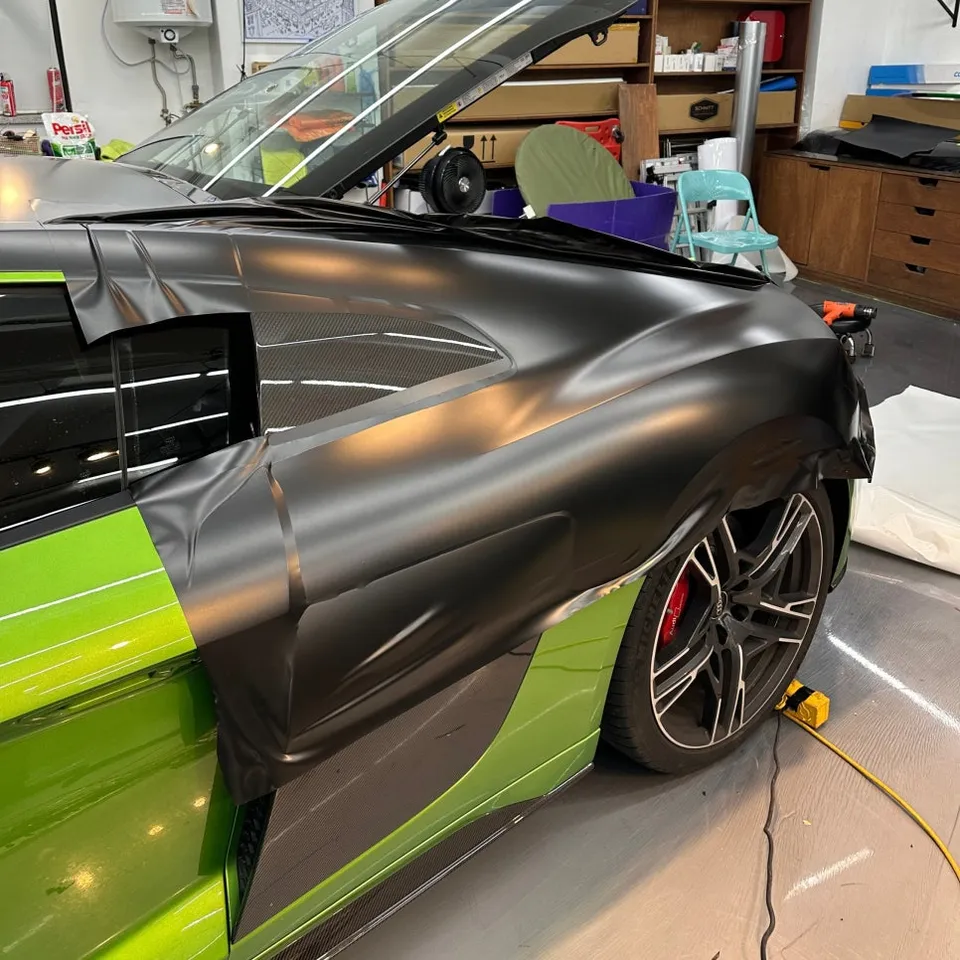Audi R8のカーラッピング事例|費用目安・仕上がり 施工写真 2-3