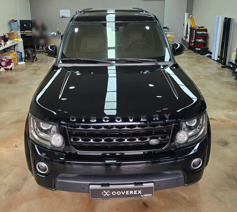 Land Rover Discovery 4 vinyl wrap - Land Rover Discovery 4 Vinyl Wrap Review: Glossy Black Transforma photo 5