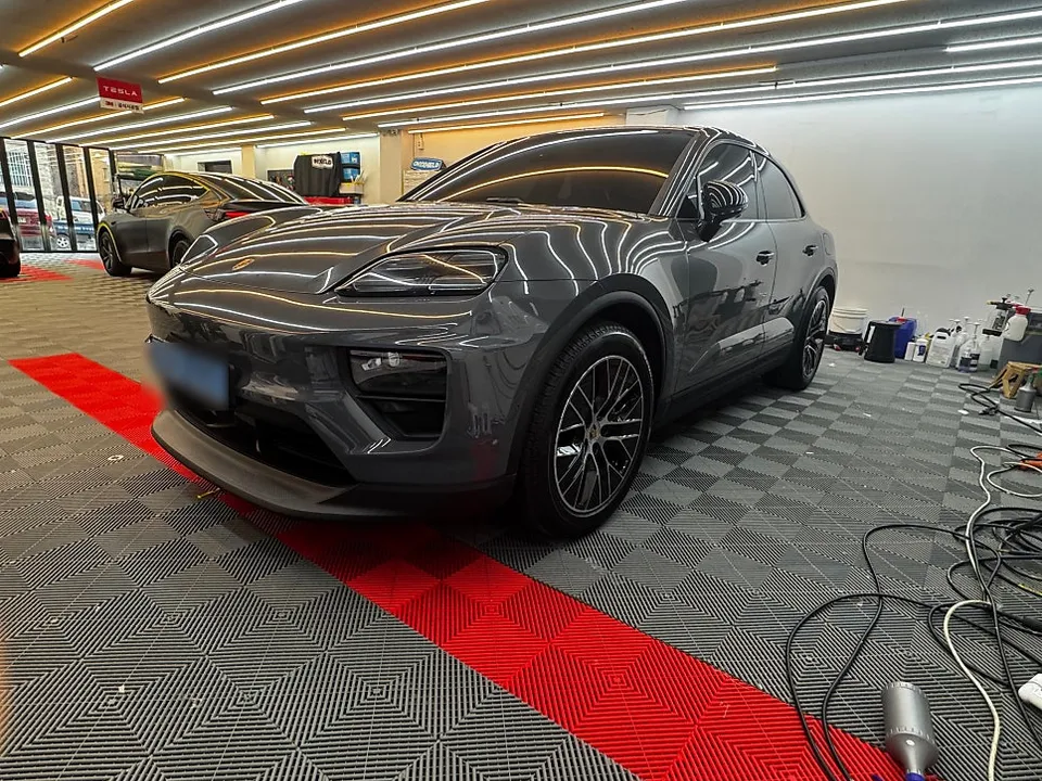 ポルシェ マカンEVのPPF施工事例｜費用目安・仕上がり 施工写真 2-1