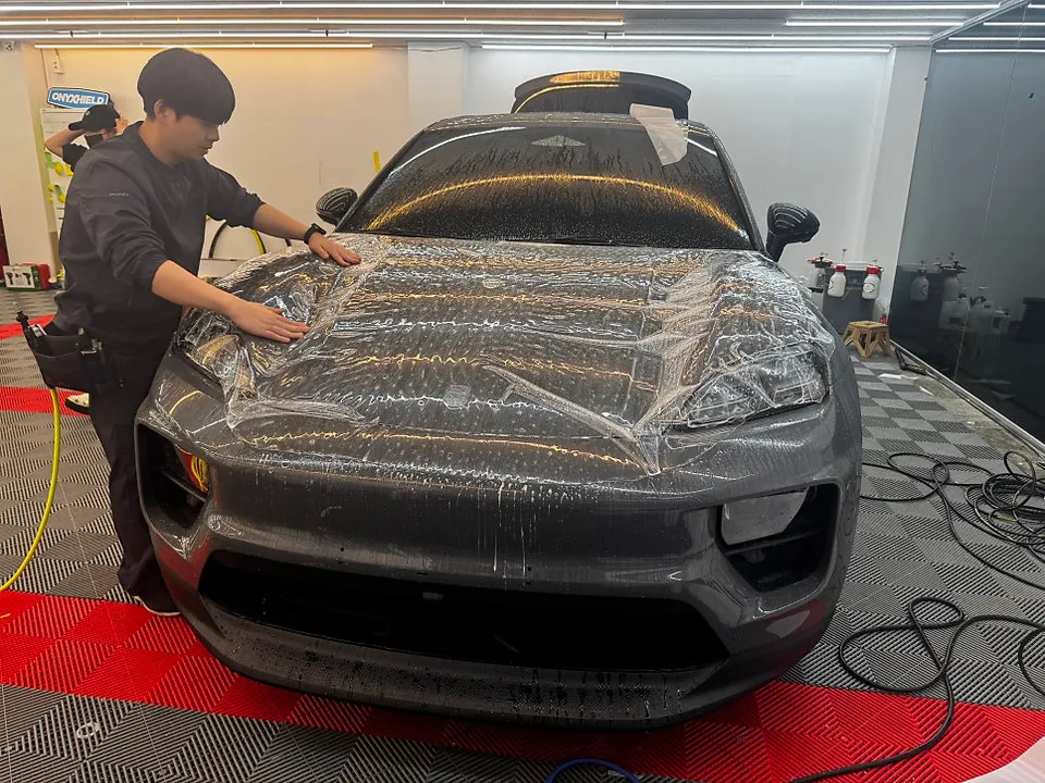 ポルシェ マカンEVのPPF施工事例｜費用目安・仕上がり 施工写真 4-1