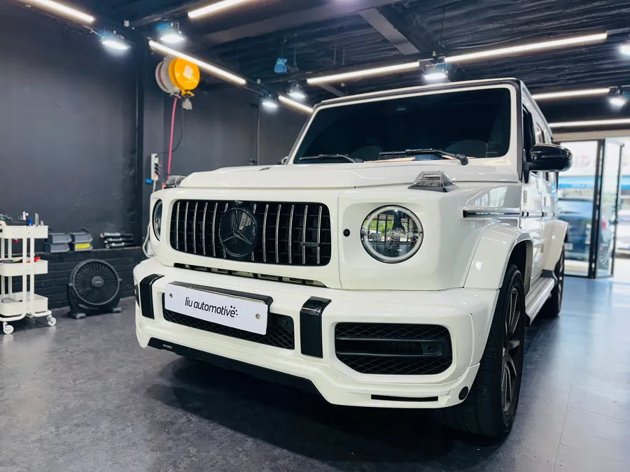 Mercedes-Benz G63 AMG car accessories - Mercedes-Benz G63 AMG Fuel Door Cover Upgrade Review photo 3