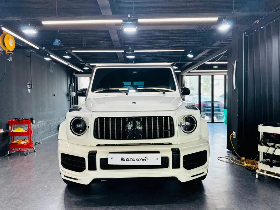 Mercedes-Benz G63 AMG car accessories - Mercedes-Benz G63 AMG Fuel Door Cover Upgrade Review photo 4