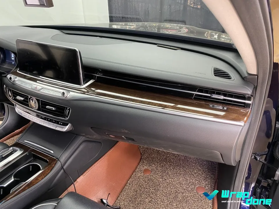 Kia K900のカーラッピング事例|内装カスタム 施工写真 1-3