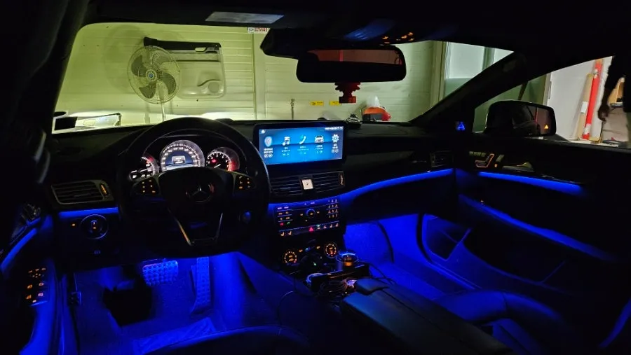 Mercedes-Benz CLS W218 ambient lighting - Mercedes-Benz CLS W218 Ambient Lighting Review: RGB Upgrade photo 4