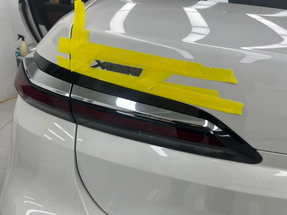 BMW i7のカーラッピング事例|費用目安と仕上がり 施工写真 1-2