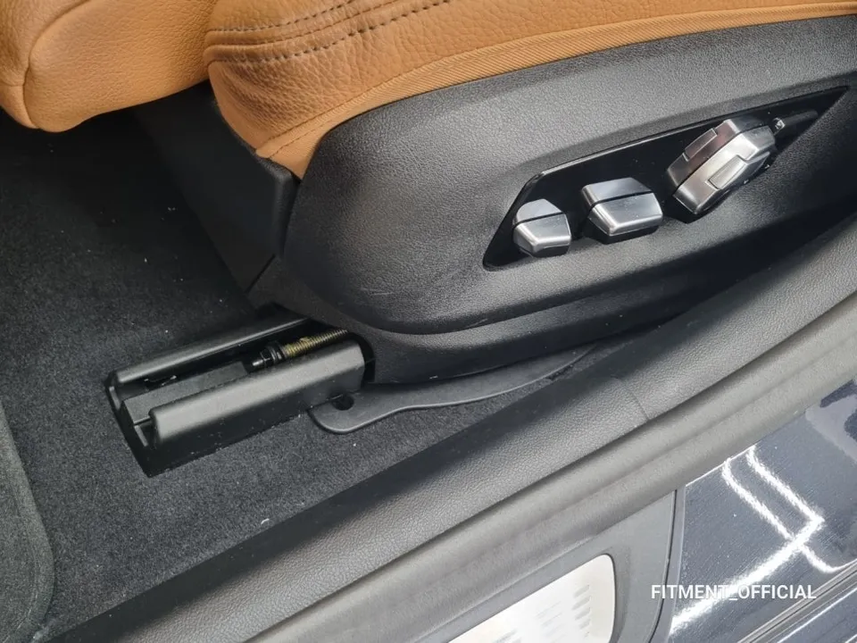 BMW 5 Series G30のカーオーディオ施工事例 施工写真 1-3