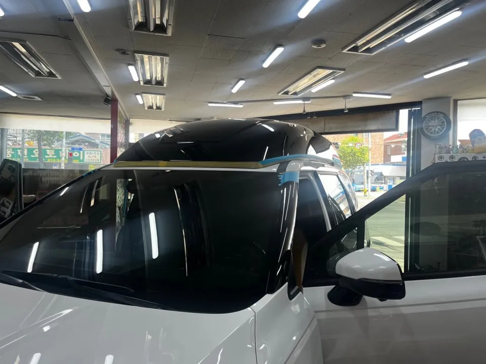 Kia Carnival KA4のカーラッピング事例｜3M高光沢フィルム 施工写真 2-1