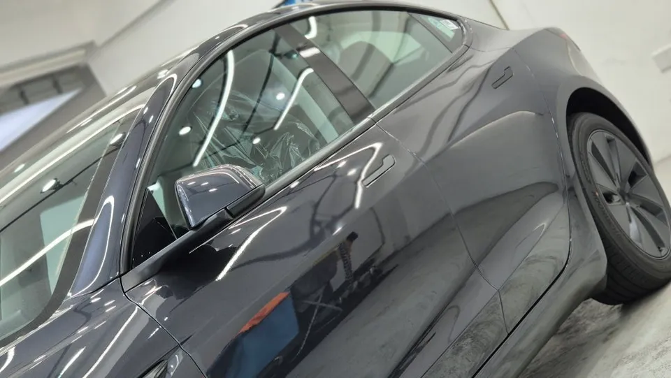 Tesla Model Y PPF施工事例|費用目安と仕上がり 施工写真 1-2
