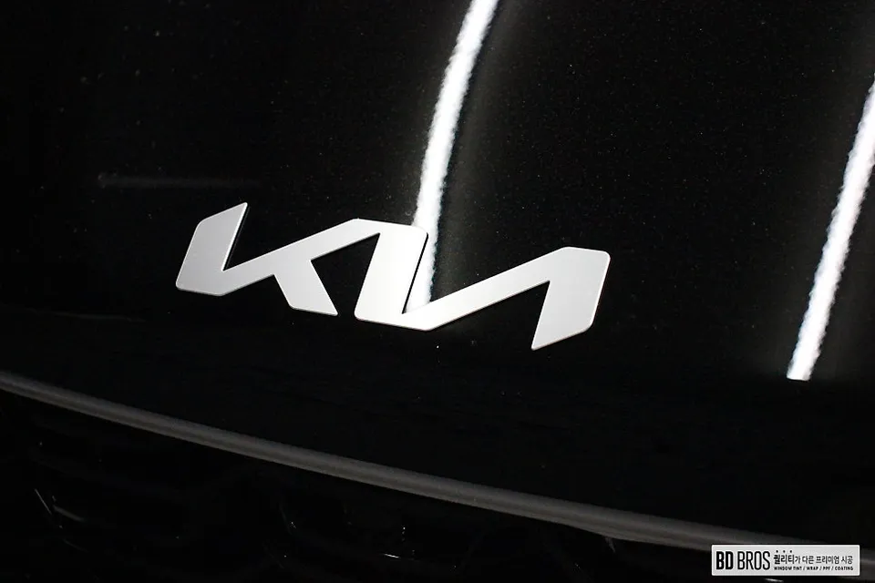 Kia Sorento vinyl wrap - Kia Sorento Vinyl Wrap Review: Cost & Results photo 3