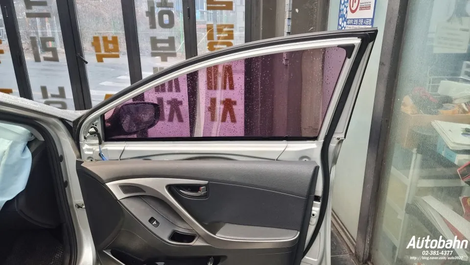 Hyundai Elantraのカーフィルム施工事例｜費用目安・仕上がり 施工写真 3-2