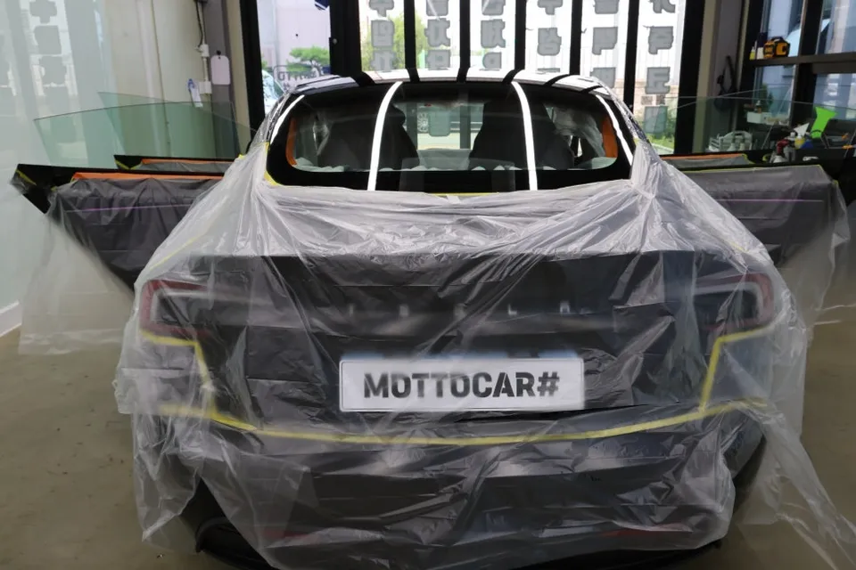 Tesla Model 3のカーフィルム施工事例｜費用目安・仕上がり 施工写真 1-2