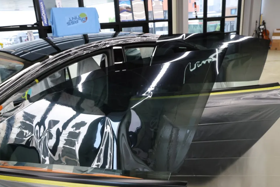 Tesla Model 3のカーフィルム施工事例｜費用目安・仕上がり 施工写真 3-2