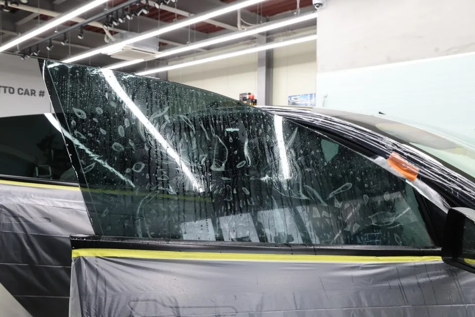 Tesla Model 3のカーフィルム施工事例｜費用目安・仕上がり 施工写真 1-3