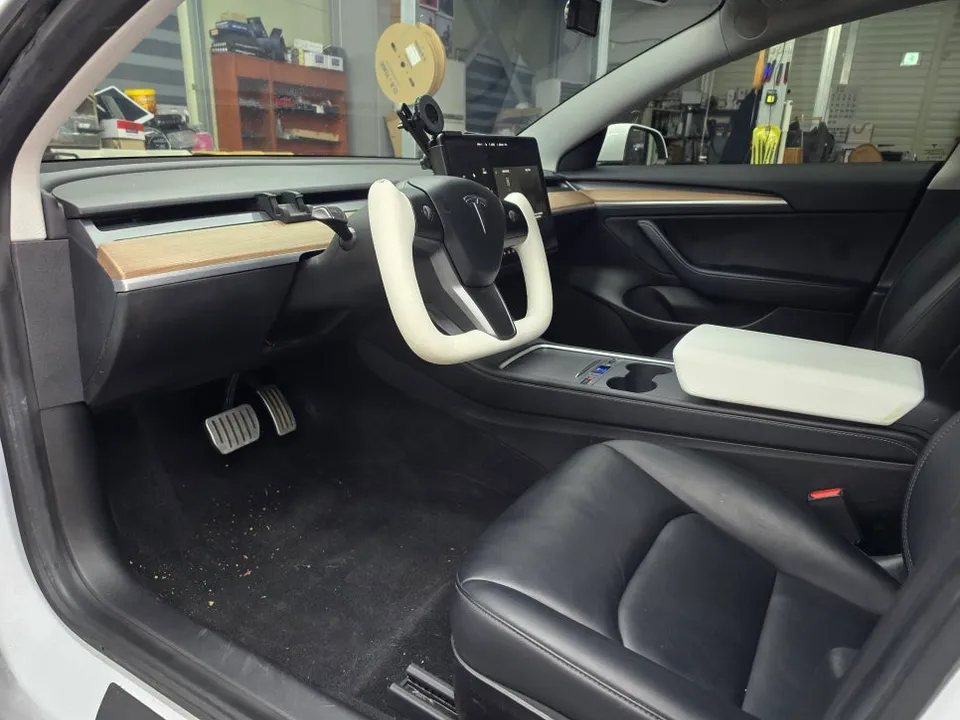 Tesla Model 3 ambient lighting - Tesla Model 3 Ambient Lighting Review: Cost & Results photo 4