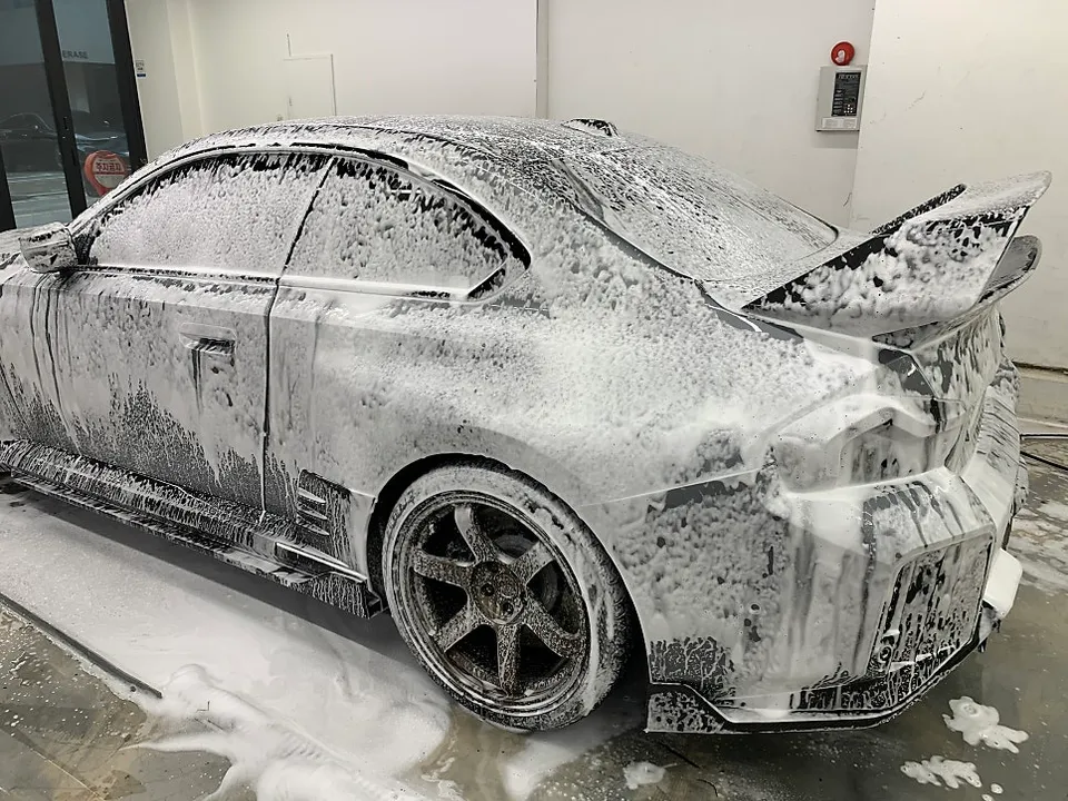 BMW M2 vinyl wrap - BMW M2 Satin Silver Chrome Wrap Review photo 4