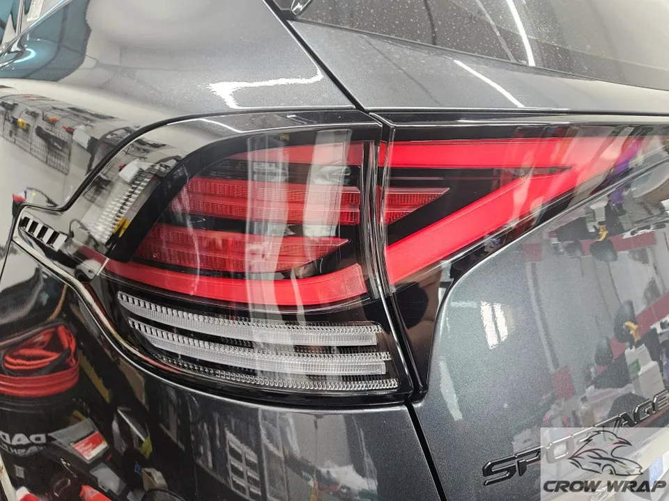 Kia Sportageのカーラッピング事例|クローム除去とライトフィルム 施工写真 1-3