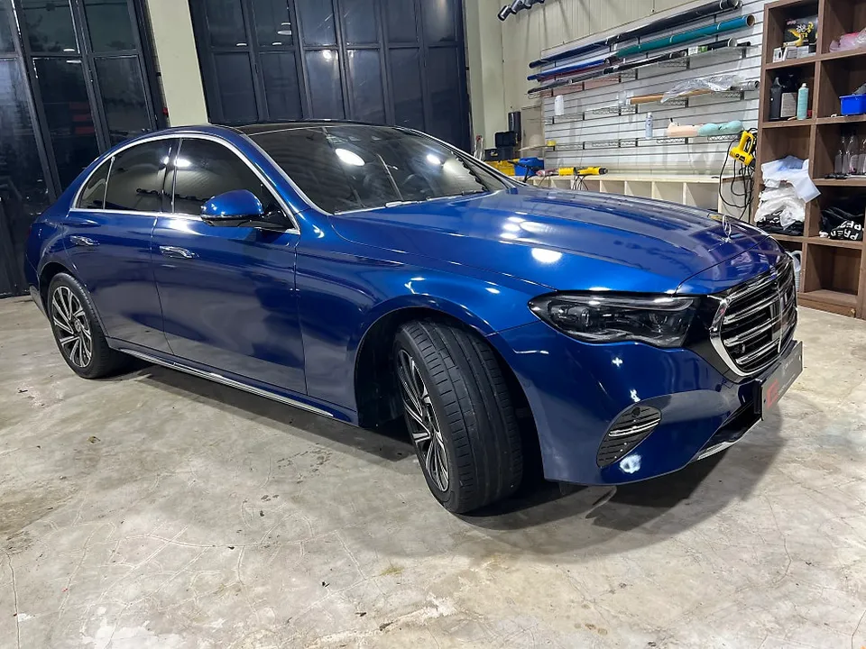 Mercedes-Benz E300のカーラッピング事例|費用目安・仕上がり 施工写真 3-2