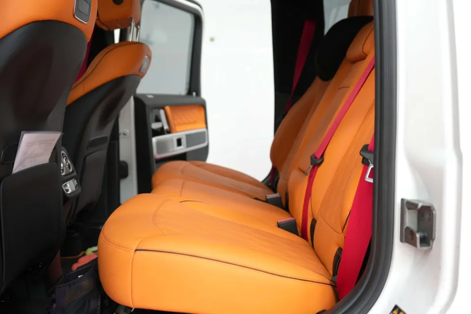 Mercedes-Benz G-Wagonのドライブレコーダー取付事例 写真