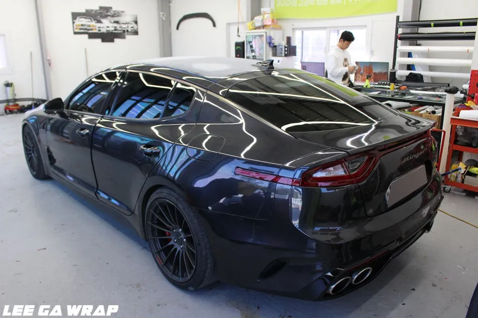Kia Stinger vinyl wrap - Kia Stinger Vinyl Wrap Review: Romance Red Matte Chrome photo 4