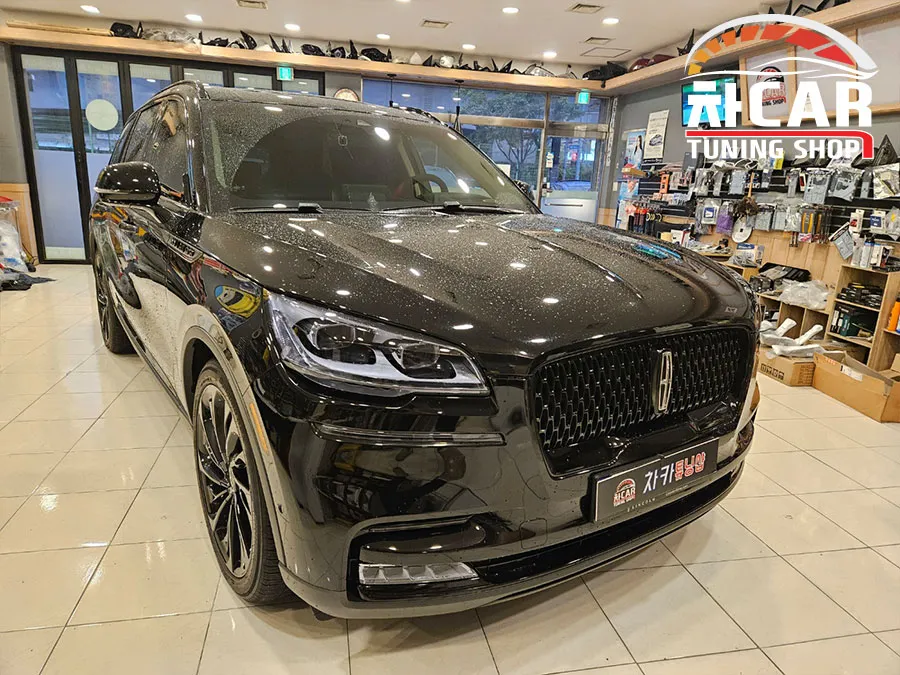 Lincoln Aviator Ambient Lighting Review — Enhanced Interior Ambia