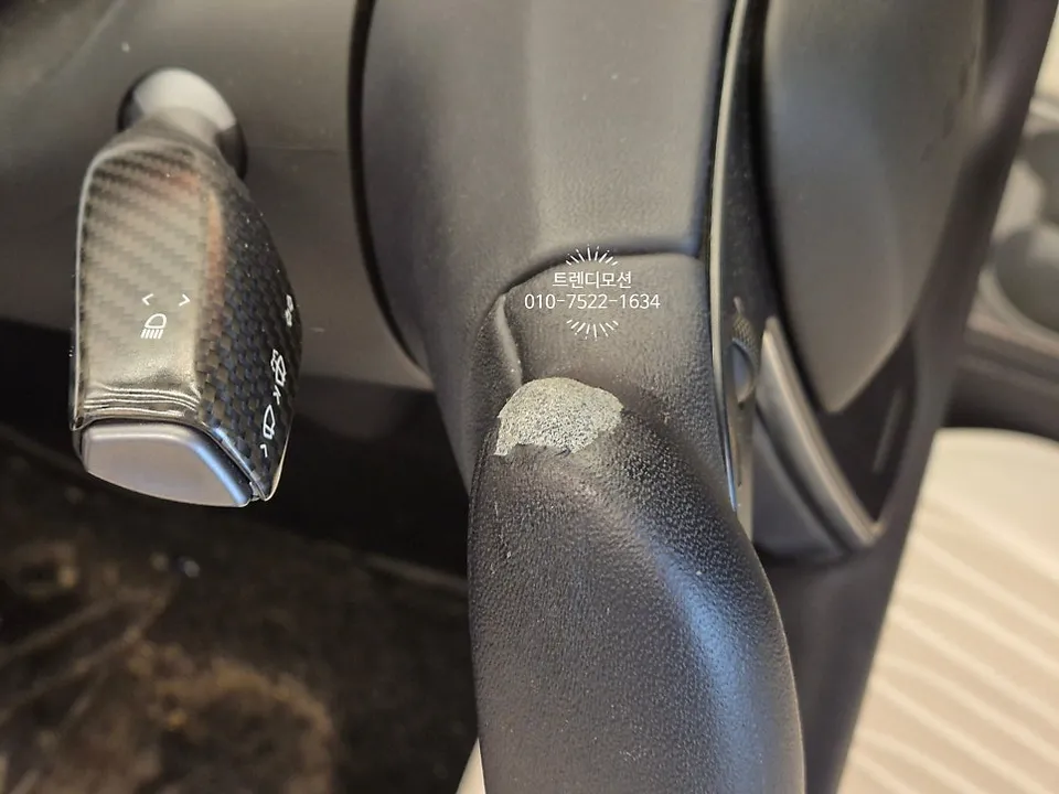 Tesla Model Y Steering Wheel Customization Review photo 6