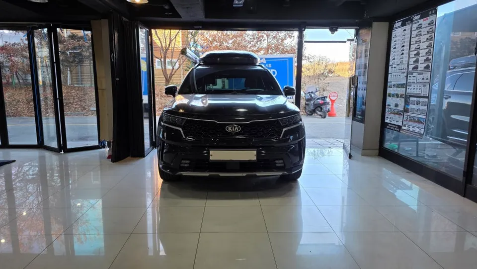 Kia Sorento MQ4 ambient lighting installation result