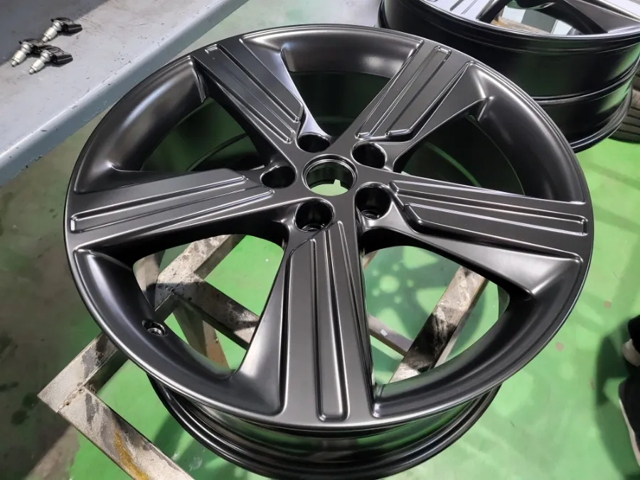 Genesis GV80 Coupeのホイールリペア・塗装事例 施工写真 1-3