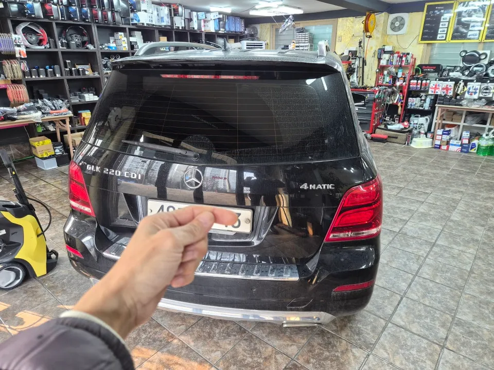 Mercedes-Benz GLK Turn Signal Repair Review — Cost & Fix photo 2