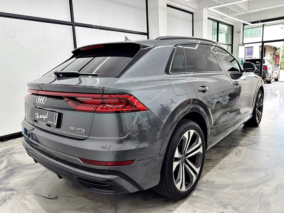Audi Q8のPPF施工事例｜費用目安・仕上がり 施工写真 3-1