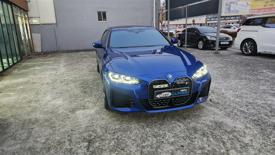 BMW i4 window tinting - BMW i4 Window Tinting Review — Unique Blue Finish photo 5