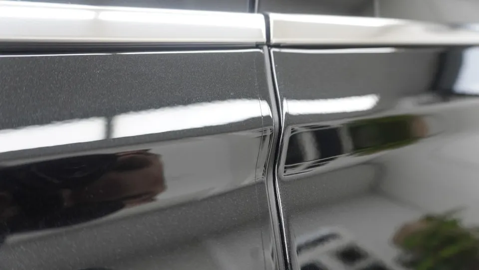 Genesis G80のPPF施工事例｜費用目安と仕上がり 施工写真 1-3