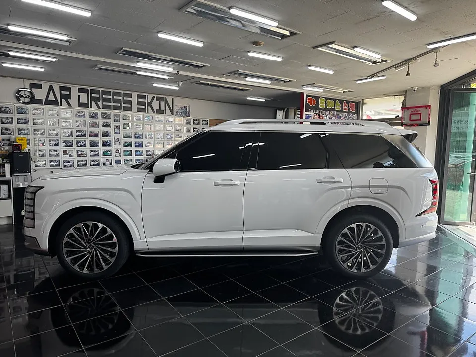 Hyundai Palisade LX3のカーラッピング事例|費用目安・仕上がり 施工写真 1-1
