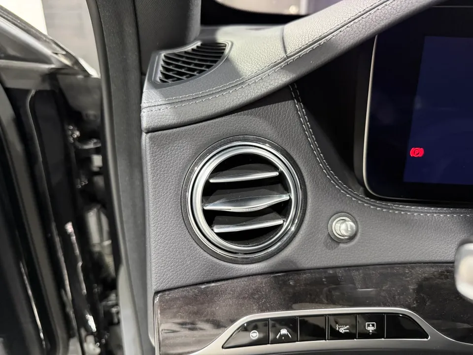 Mercedes-Benz S-Class W222のカーオーディオ施工事例 施工写真 2-1