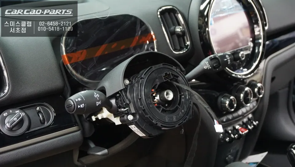 MINI Countryman F60 steering wheel - MINI Countryman Steering Wheel Heater Upgrade Review photo 3