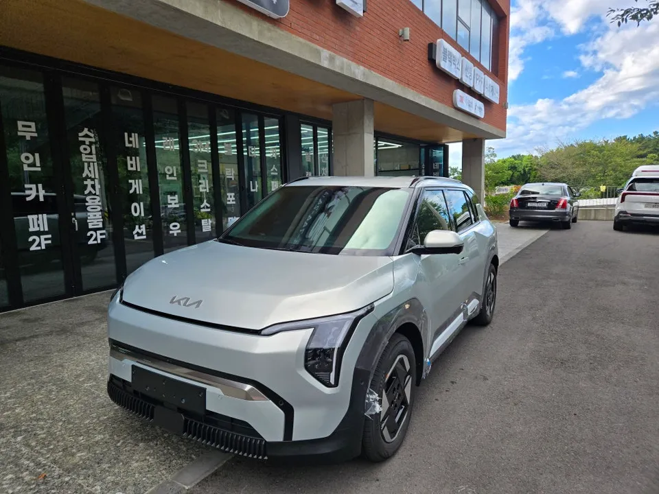 Kia EV3 New Car Package Review: T-Graphite V100 Tint & PPF