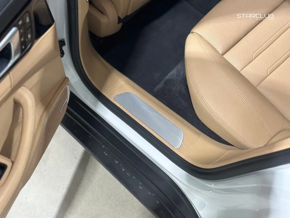 Porsche Panamera 971 ambient lighting - Porsche Panamera 971 Ambient Lighting Review — Cost & Results photo 3