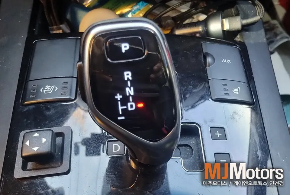 Kia Mohave steering wheel - Kia Mohave Steering Wheel Customization Review — Enhanced Interio photo 3