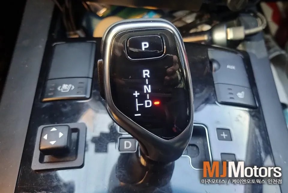 Kia Mohave steering wheel - Kia Mohave Steering Wheel Customization Review — Enhanced Interio photo 4