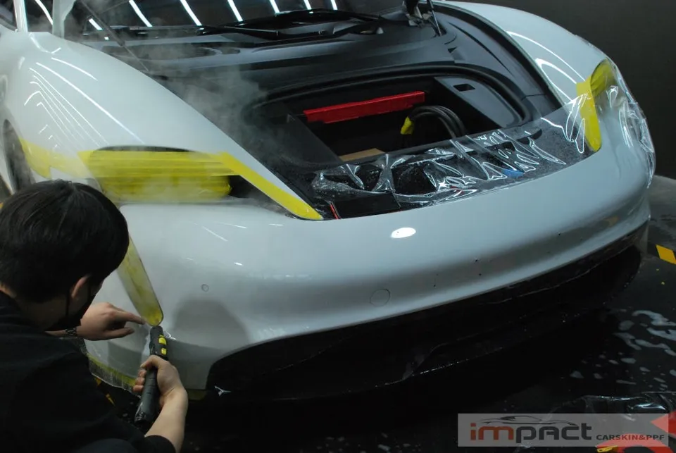 Porsche Taycan PPF施工事例｜費用目安と仕上がり 施工写真 1-2