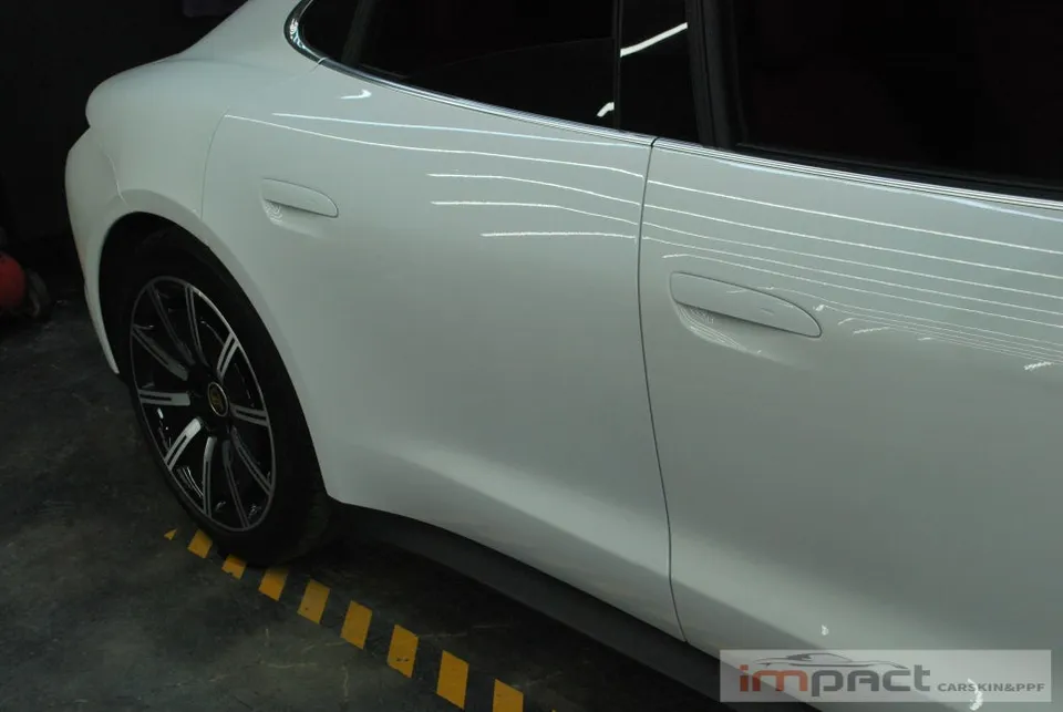 Porsche Taycan PPF施工事例｜費用目安と仕上がり 施工写真 4-2