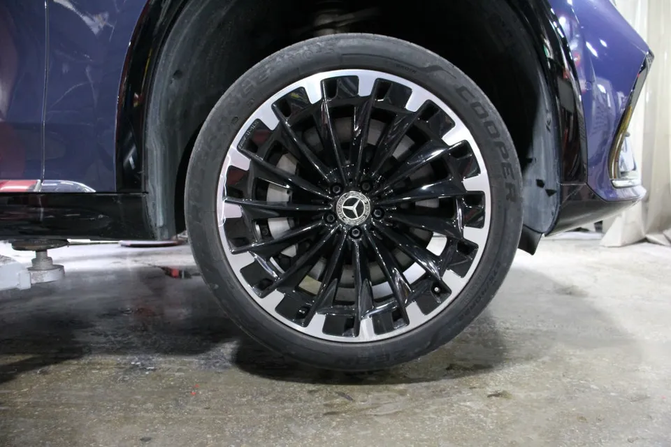Mercedes-Benz EQS wheel repair - Mercedes-Benz EQS Wheel Repair & Painting Review photo 2