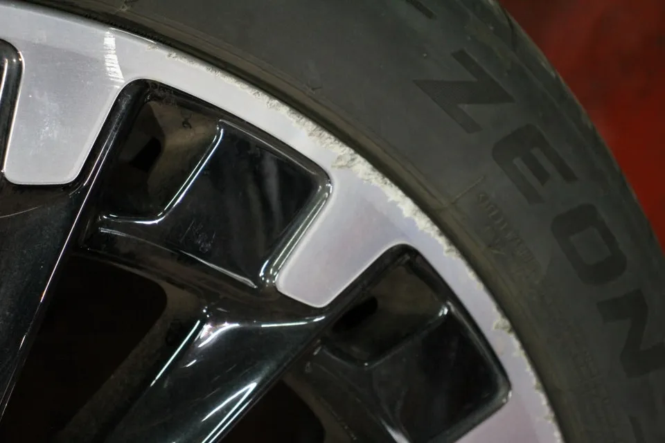 Mercedes-Benz EQS wheel repair - Mercedes-Benz EQS Wheel Repair & Painting Review photo 3