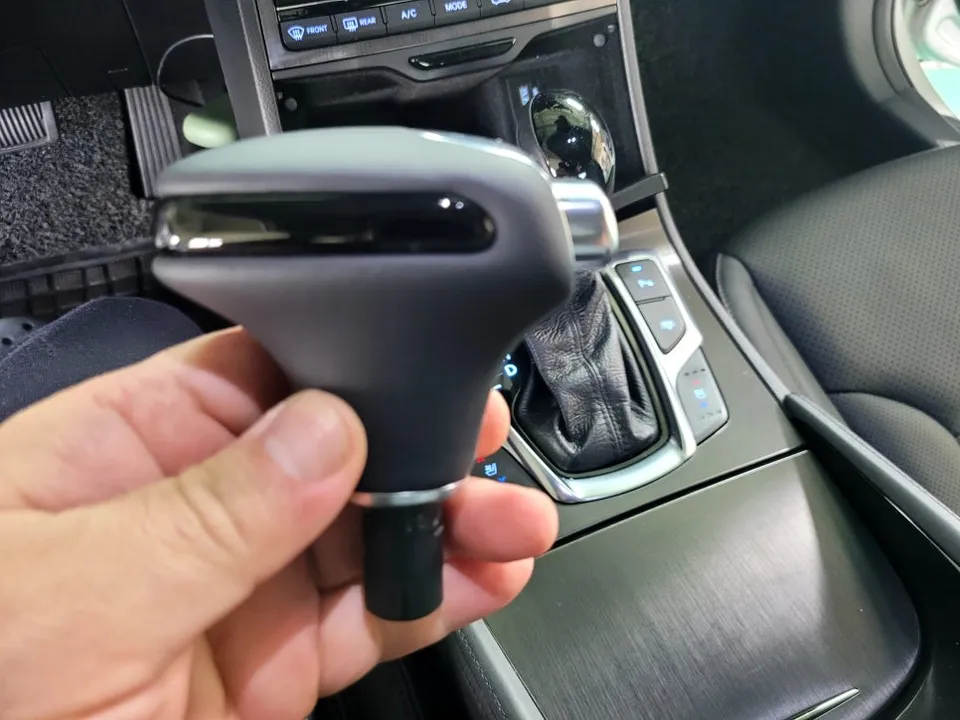 Kia K7 steering wheel - Kia K7 Steering Wheel Customization Review — Enhanced Interior photo 3