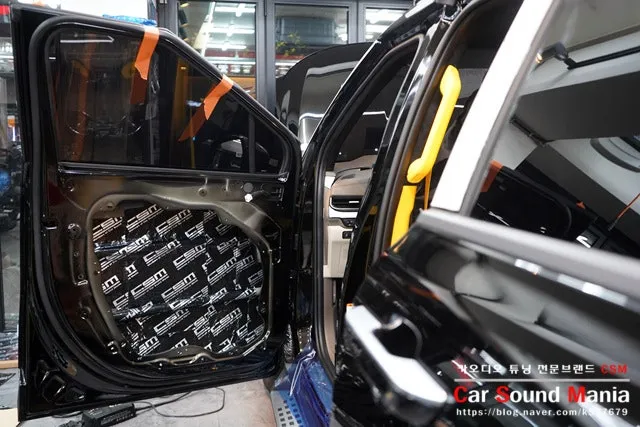 Kia Carnival YPのカーオーディオ施工事例 施工写真 4-1