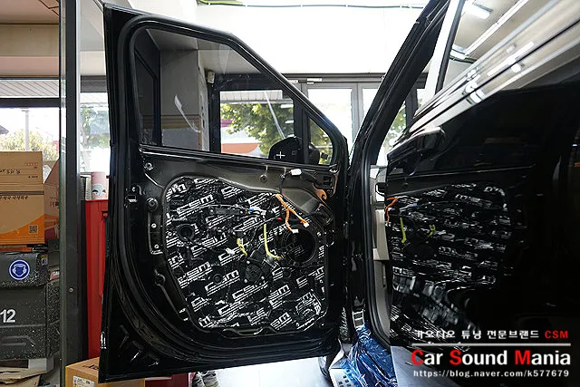 Kia Carnival YPのカーオーディオ施工事例 施工写真 1-2