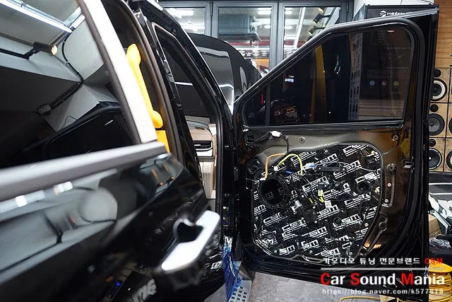 Kia Carnival YPのカーオーディオ施工事例 施工写真 3-2