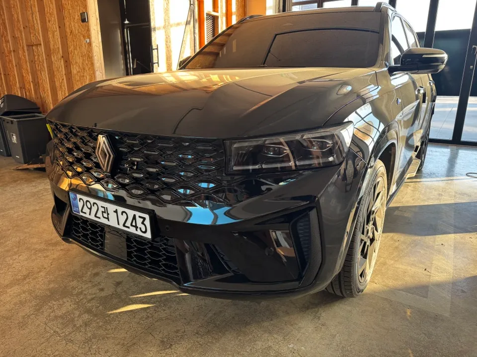 Renault Grand Koleos ambient lighting installation result