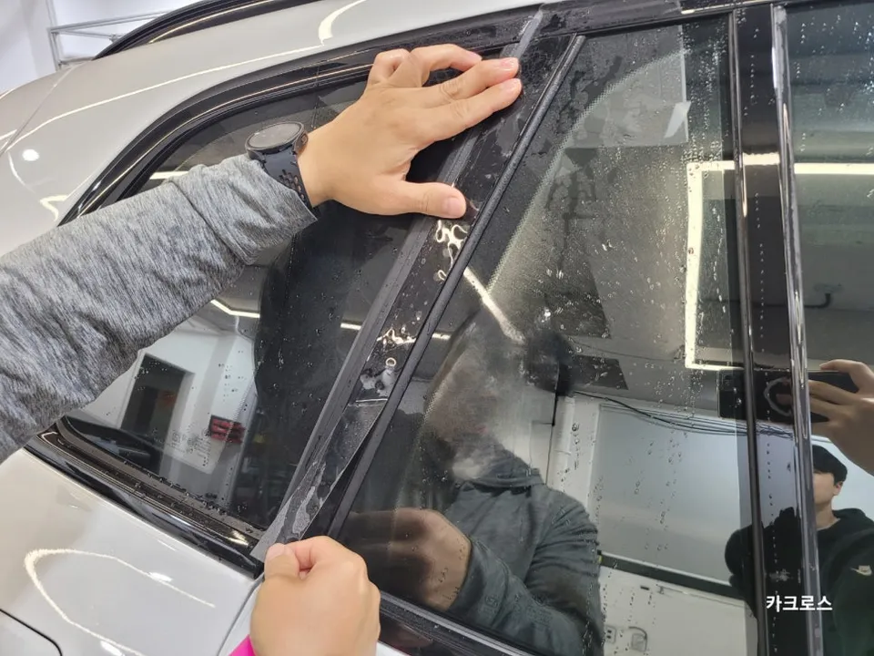 BMW X5のカーラッピング事例 施工写真 4-2
